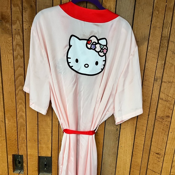 Modcloth x Hello Kitty Silky Robe 1X/2X - Picture 5 of 6
